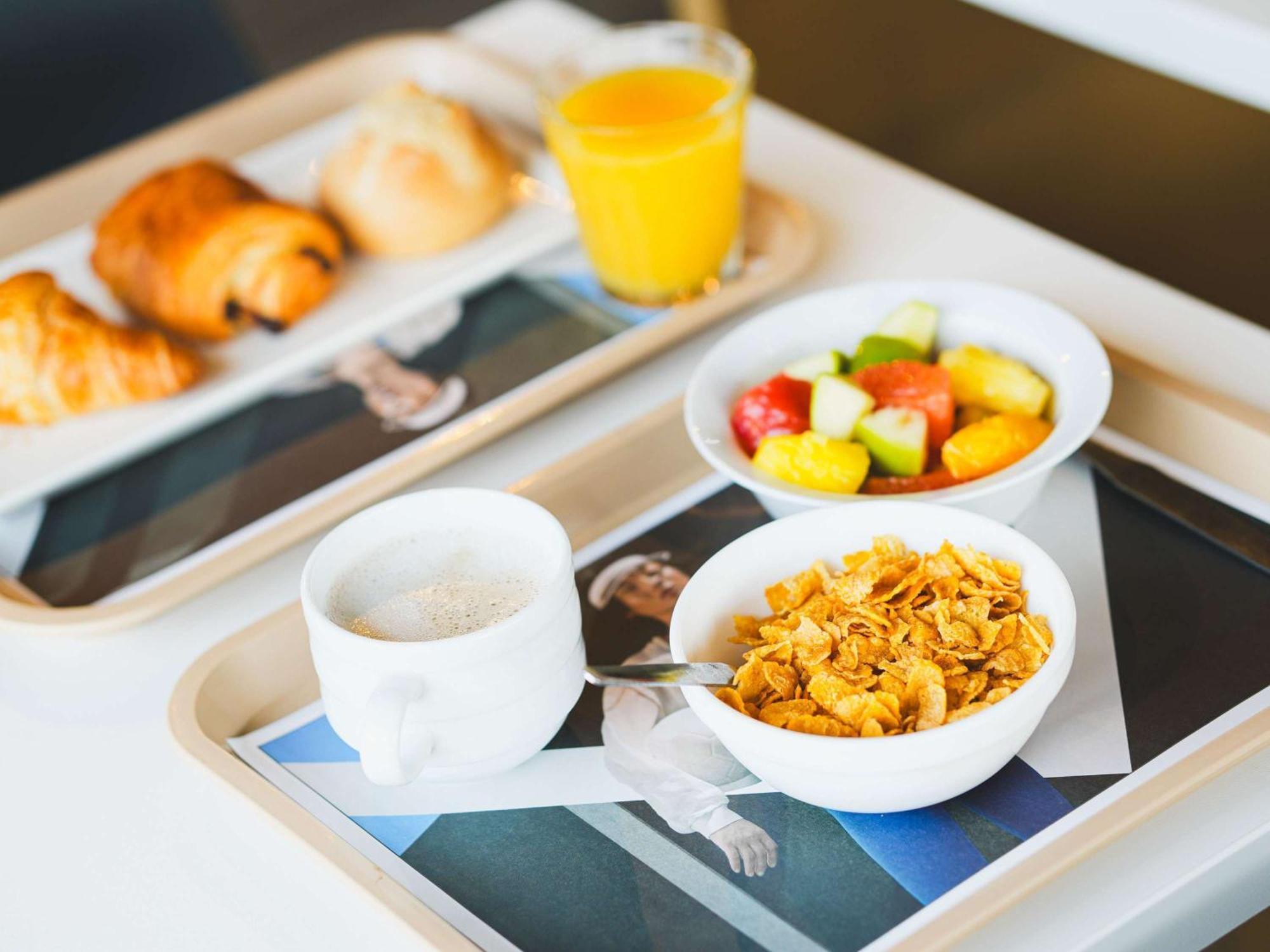 Ibis Budget Caen Porte De Bretagne Bretteville-sur-Odon Exterior foto